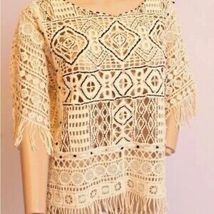 Topshop Women’s crochet boho short sleeve top size small.  Great used condition!
